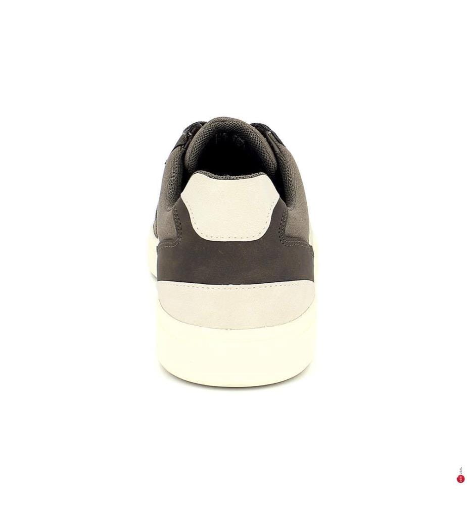 Sneakers – Grau