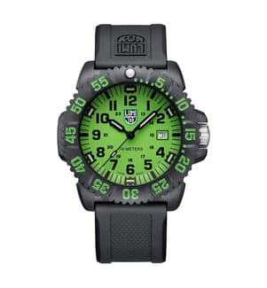Montre à quartz en résine noire - 44 mm