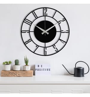 Dekorative Wanduhr aus Metall - Schwarz