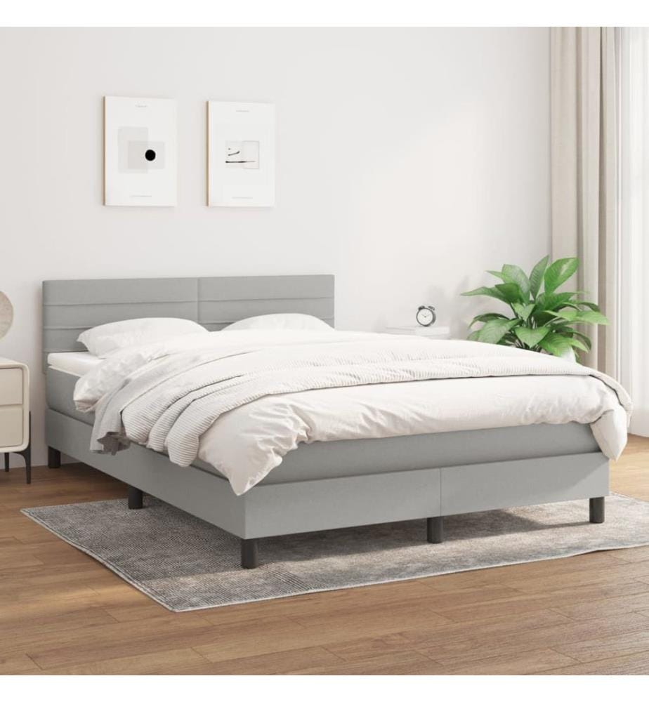 Boxspringbett mit Matratze Hellgrau 140x200 cm Stoff