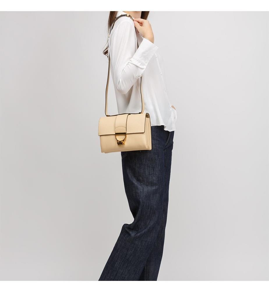 Arlettis Schultertasche - Genarbtes Leder - Betulla