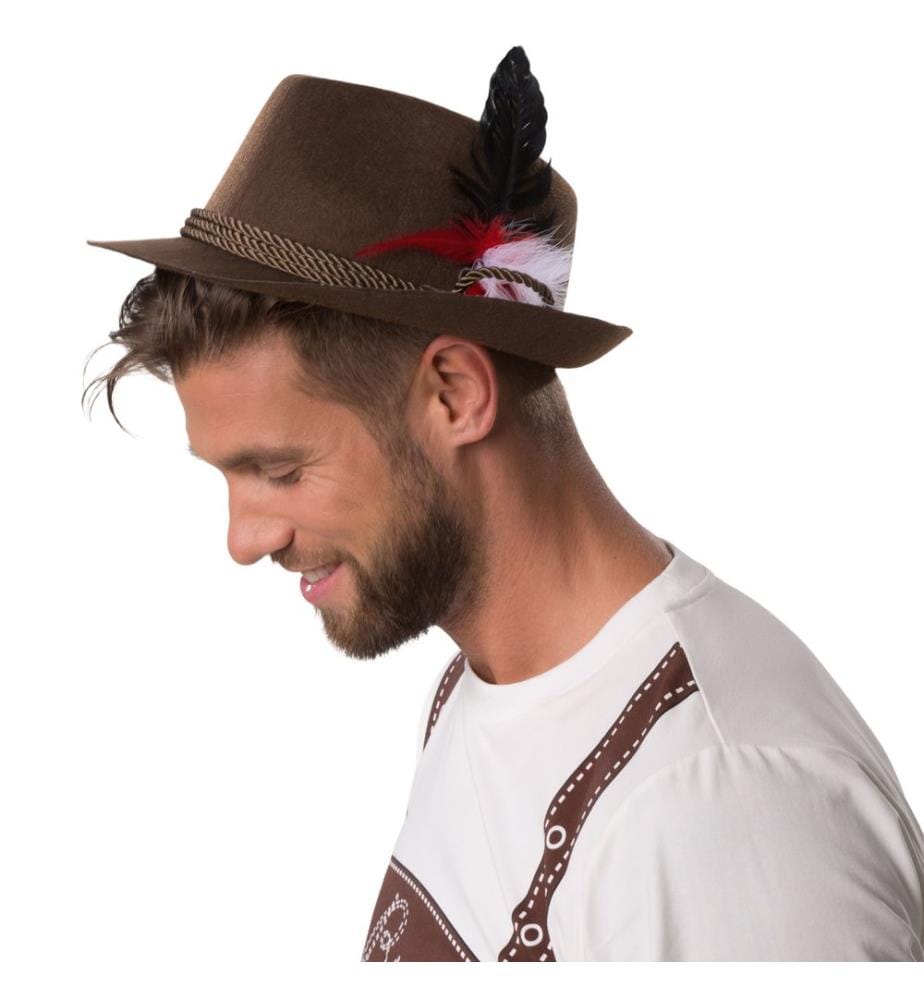 Chapeau traditionnel brun avec plume