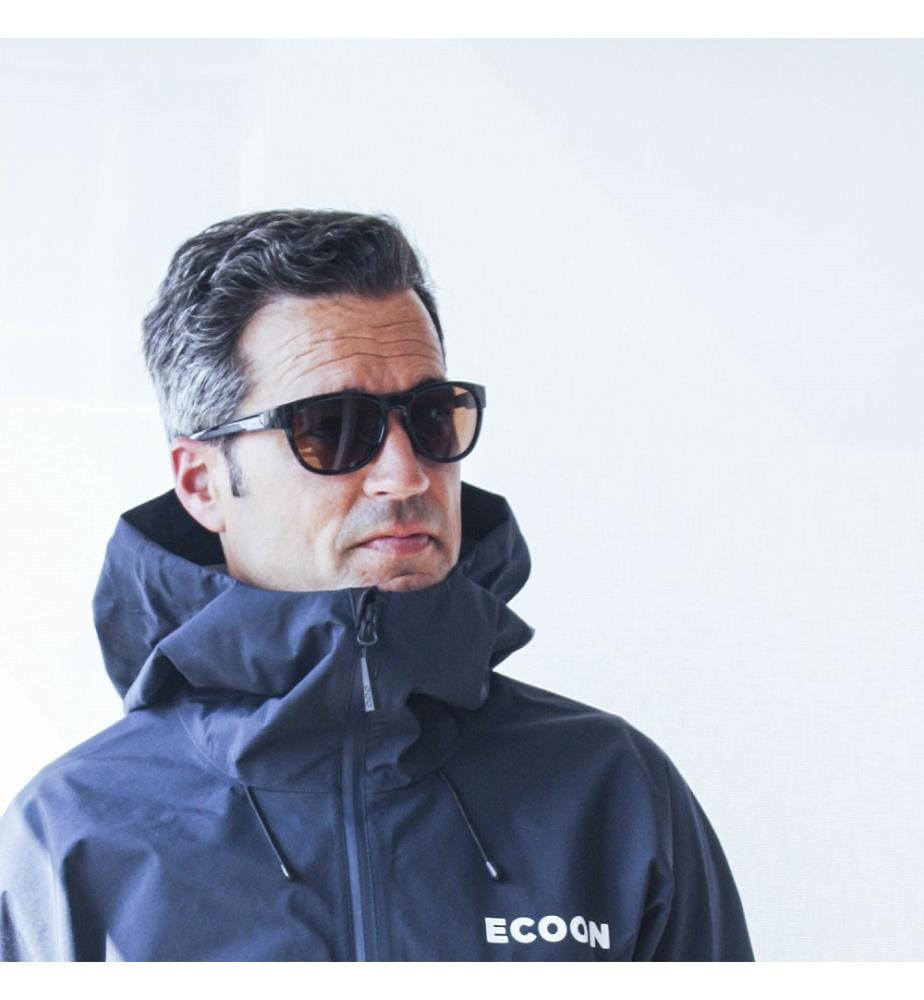 Sport sunglasses - Glossy black frame with brown lenses
