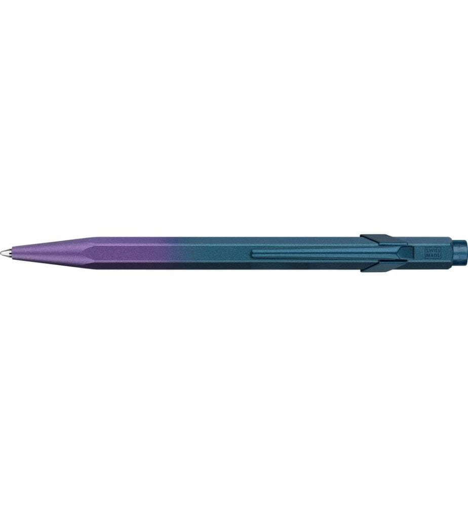 CARAN D'ACHE - Stylo bille 849 Claim your Style 5, 1 mm, Violet de mer