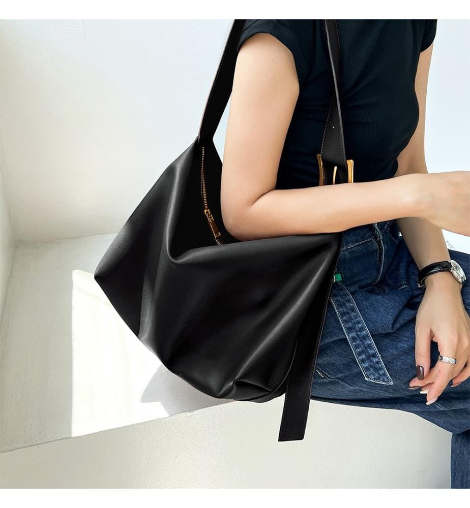 Borsa a tracolla in pelle morbida - Nero