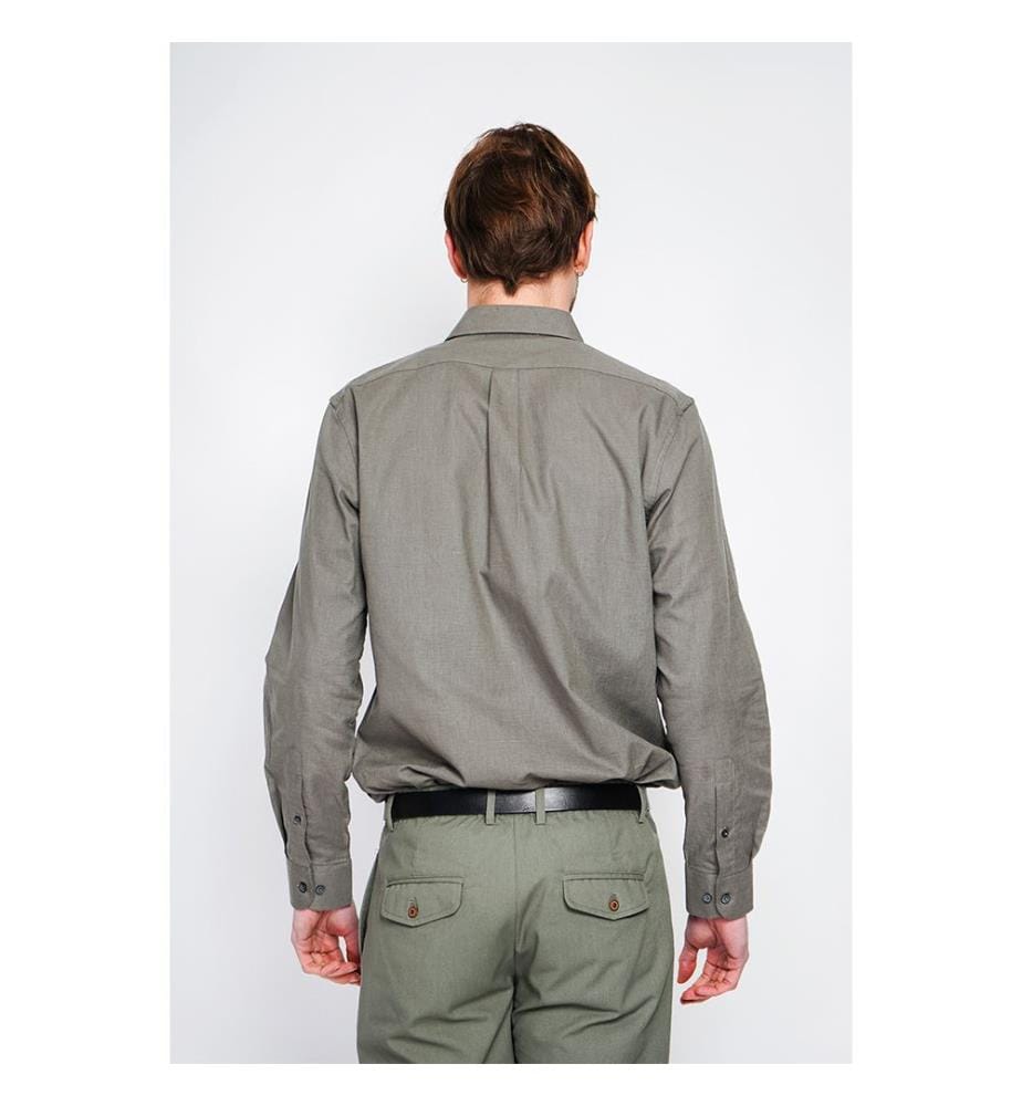 Hemd mit geradem Schnitt, klassischem Kragen und abgerundeter Manschette - Khaki