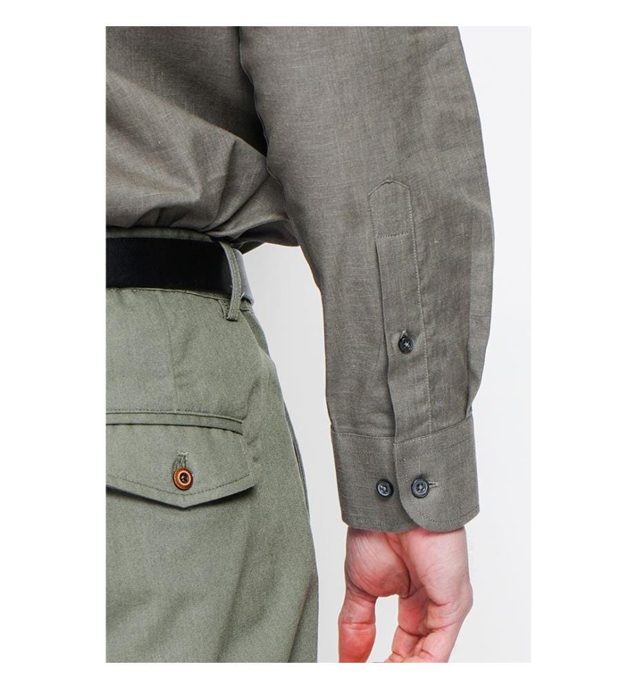 Hemd mit geradem Schnitt, klassischem Kragen und abgerundeter Manschette - Khaki