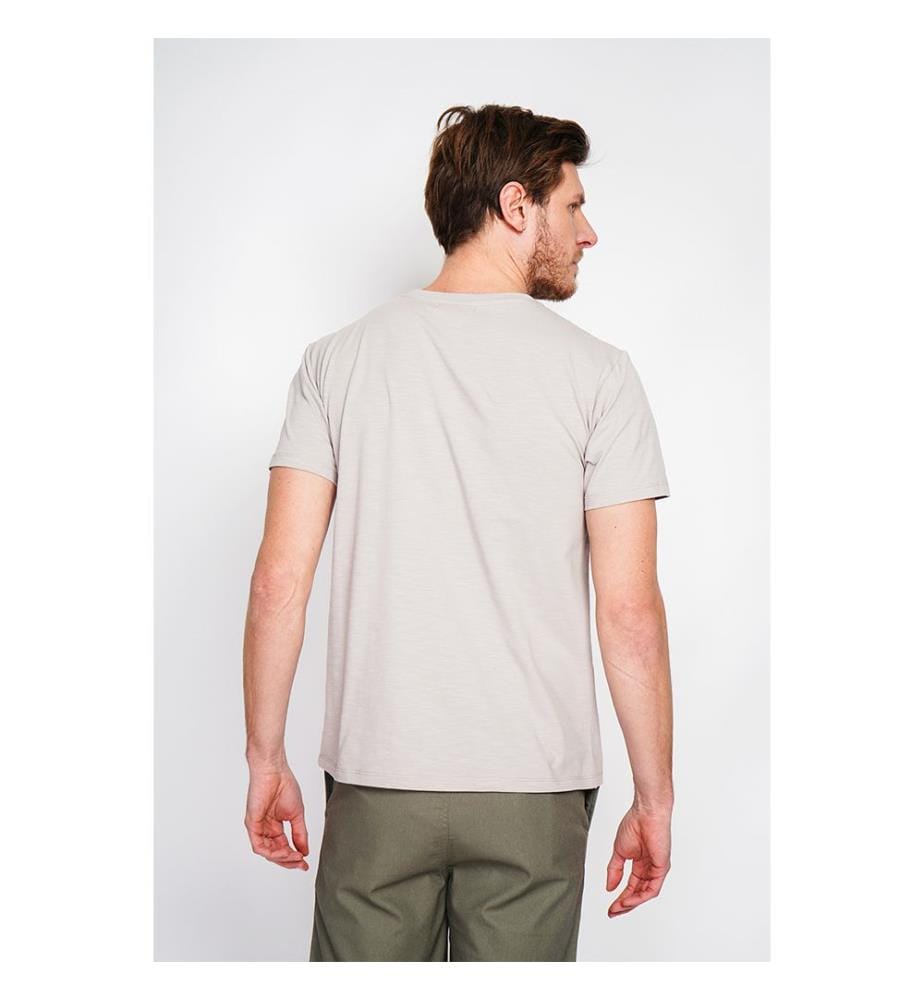 T-Shirt mit Rundhalsausschnitt und kurzen Ärmeln, aufgesetzte Brusttasche - Leinen