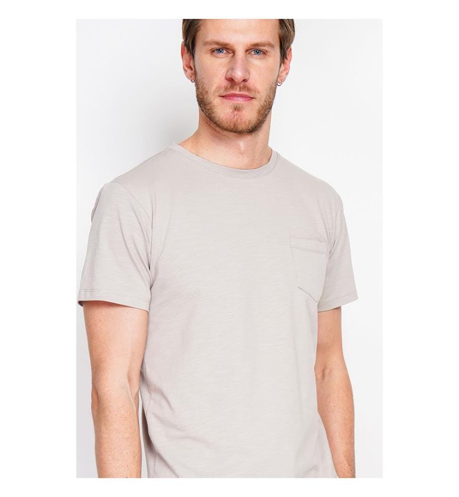 T-Shirt mit Rundhalsausschnitt und kurzen Ärmeln, aufgesetzte Brusttasche - Leinen