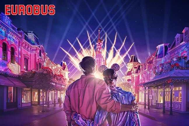 Voyage aller-retour, 2 entrées à Disneyland® Paris et nuitée