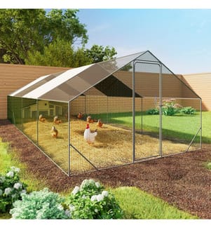 Chicken wire pen 24m², - 3x8m - Grey structure with green wire mesh, black netting and white sunshade
