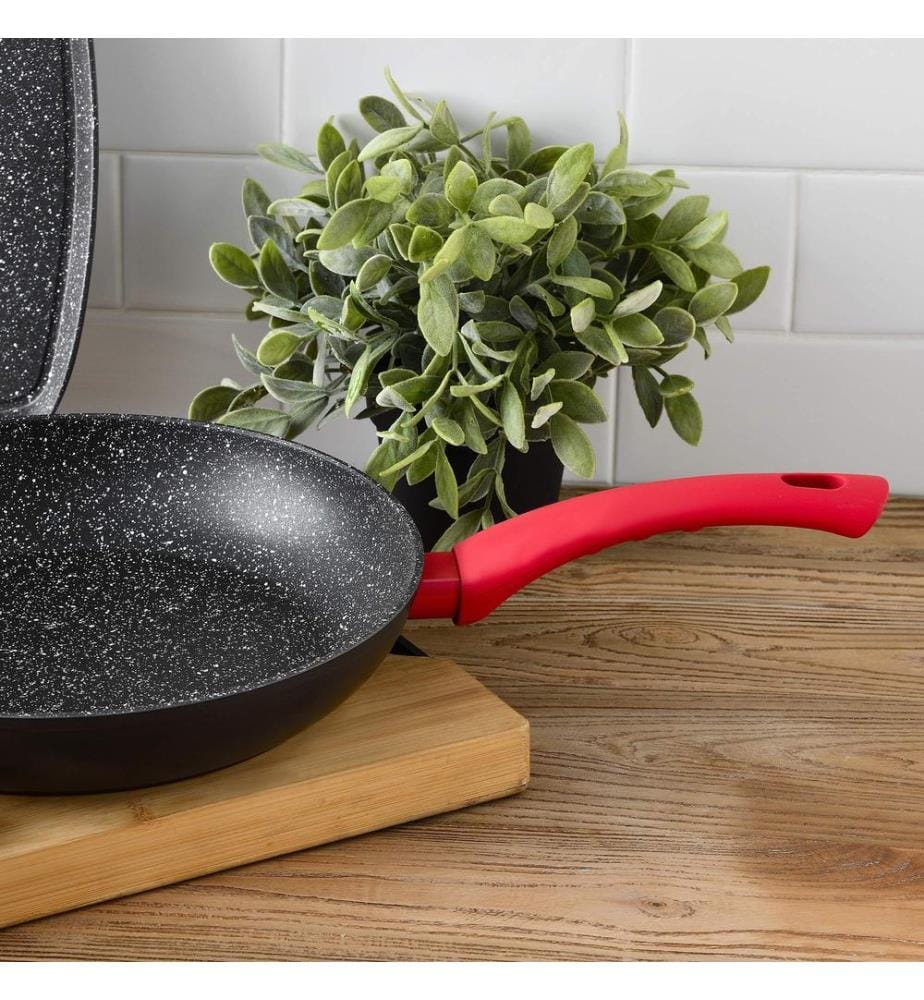28 cm grosse Induktions-Bratpfanne aus geschmiedetem Aluminium","detected_source_language":"FR