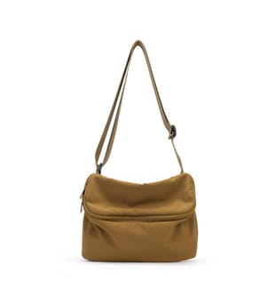 Sac à bandoulière à rabat en nylon recyclé léger - Camel