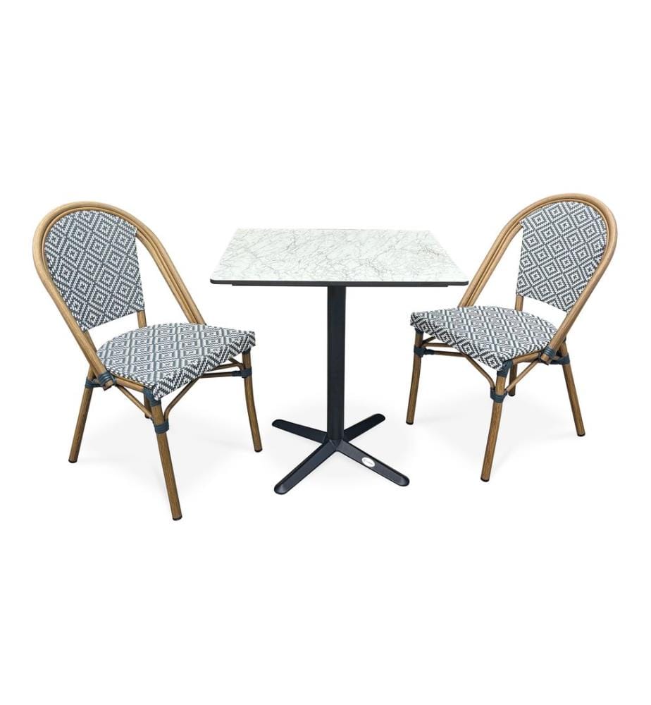 Set tavolo da giardino BISTRO (70x70 cm) in acciaio nero con piano in HPL effetto marmo bianco e 2 poltrone BISTRO impilabili - BLU
