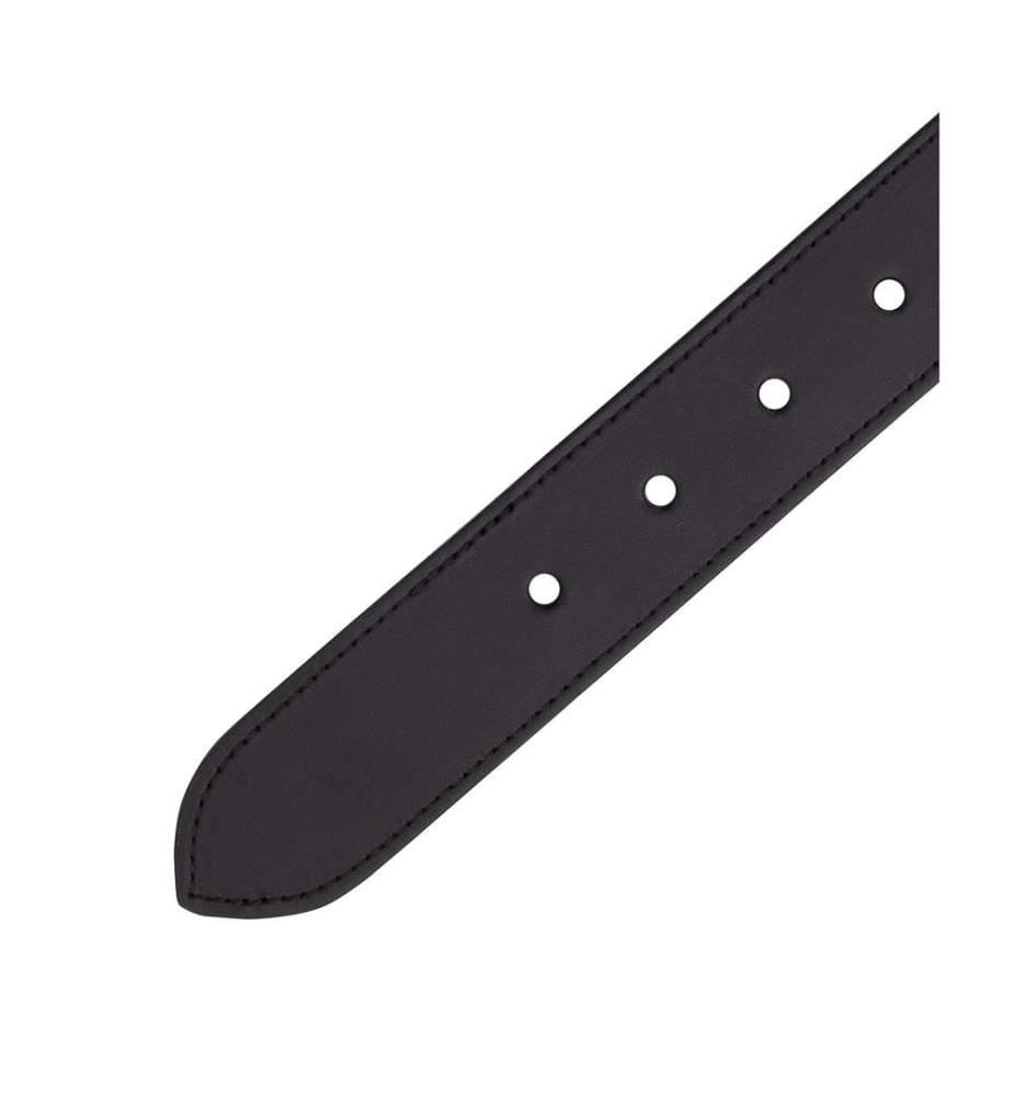 Schwarz kombiniert mit Ledergürtel