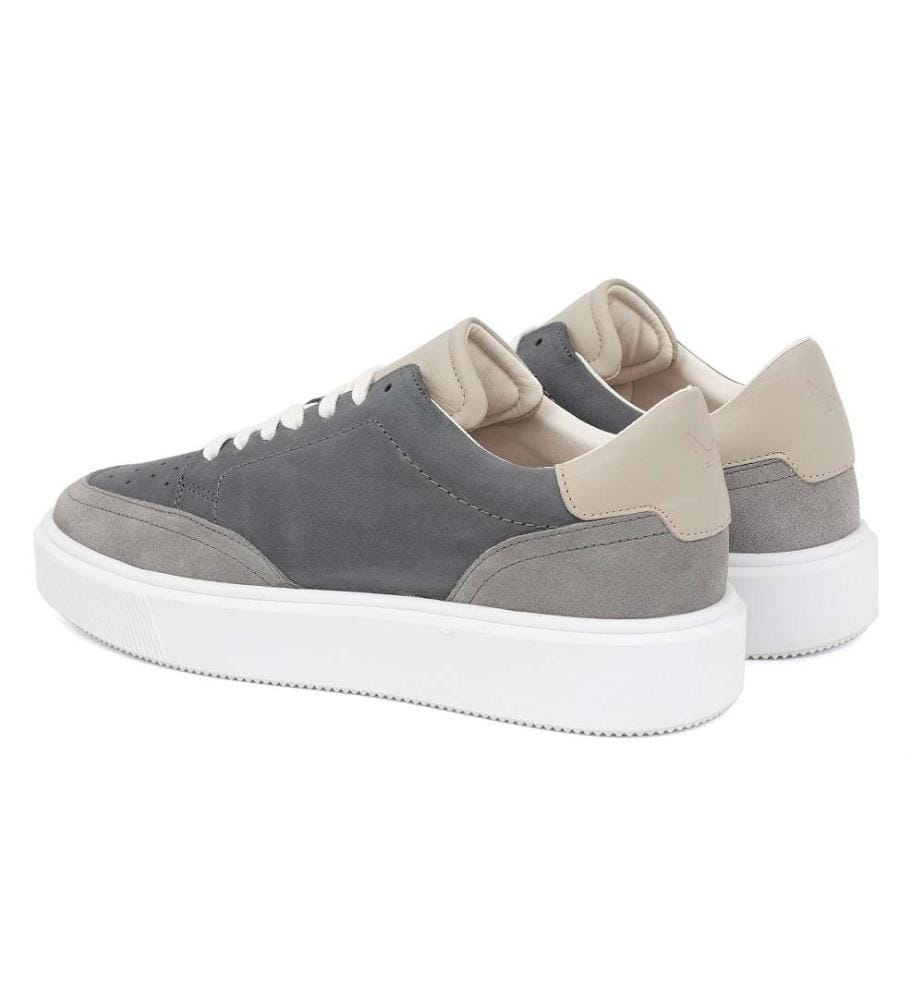 Sneakers - Grau