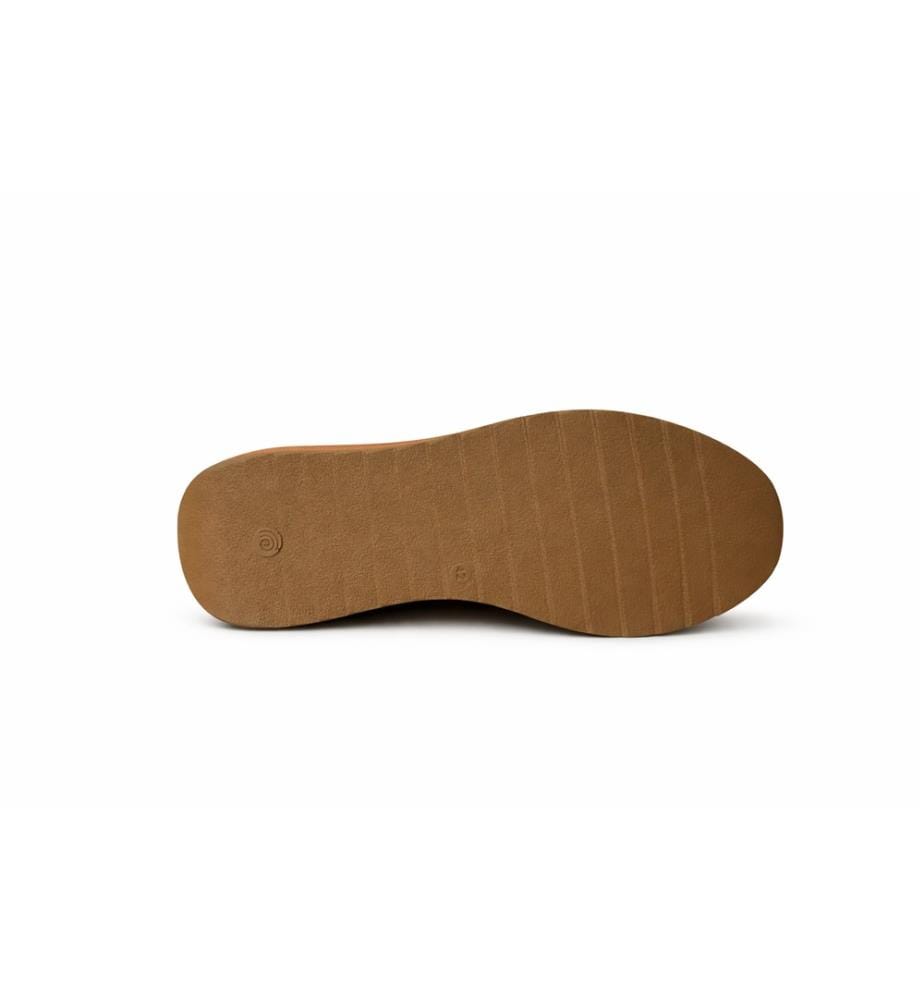 Sportschuh aus hellbraunem Wildleder
