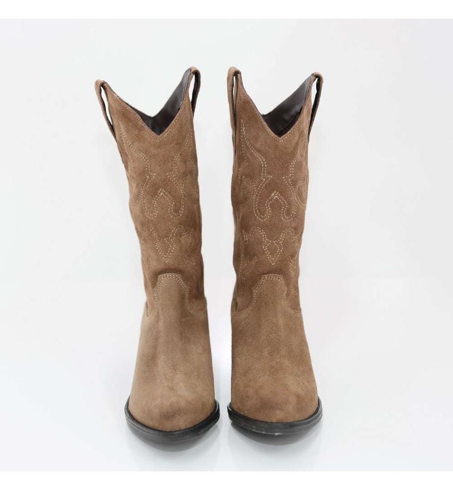 Hohe Stiefel aus hellbraunem Wildleder