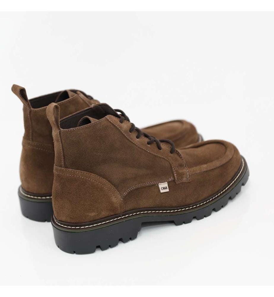 Hellbrauner Wildlederstiefel