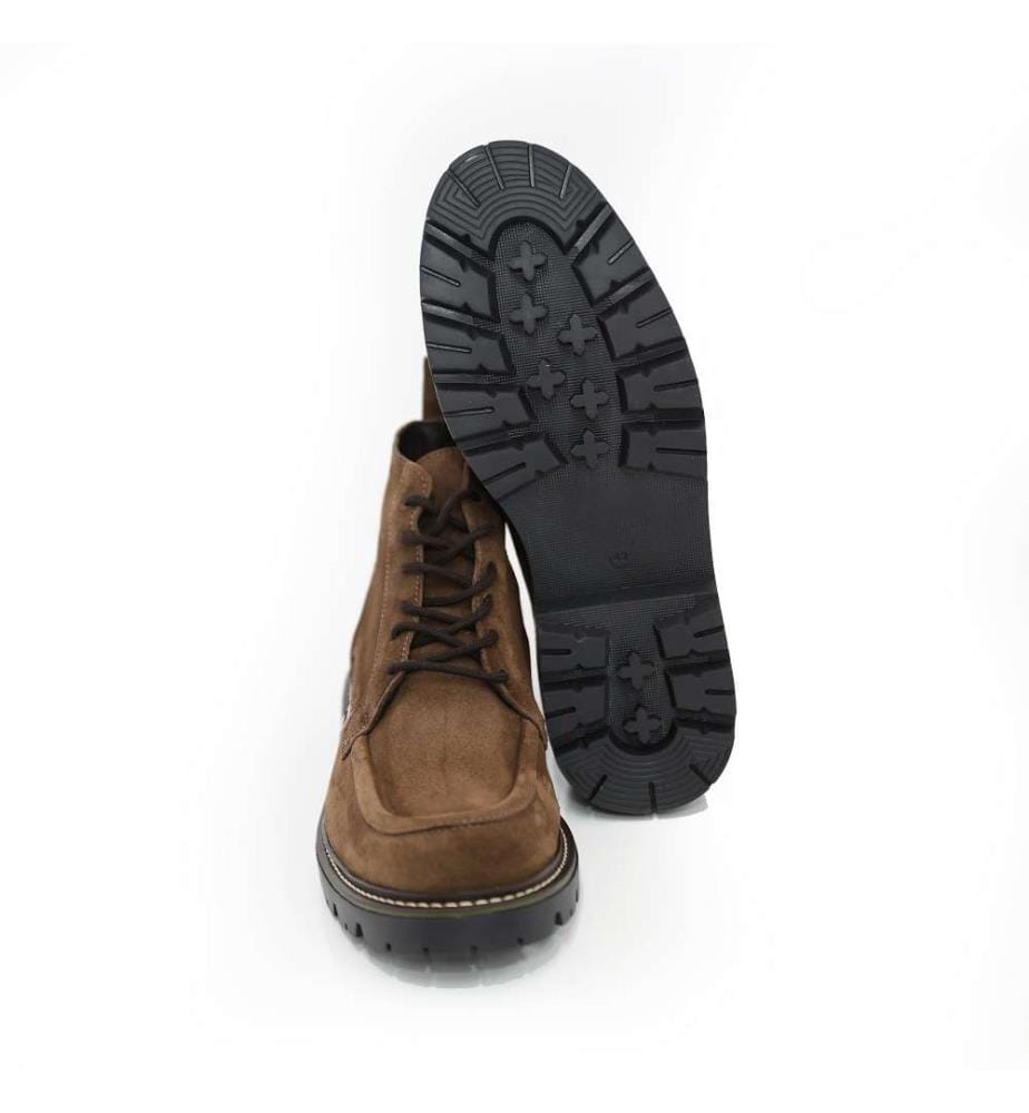 Hellbrauner Wildlederstiefel