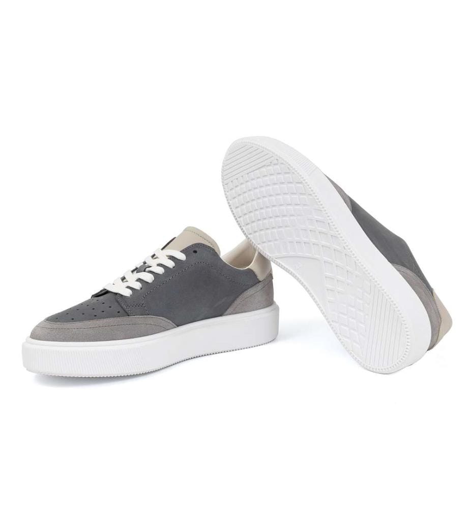 Sneakers - Grau