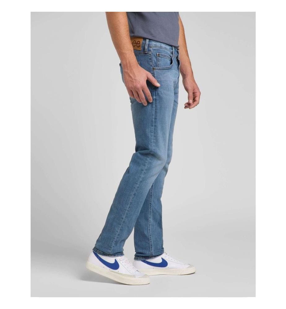 Luke Medium Stretch Jean - Porté à Cody