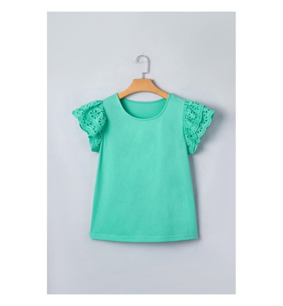 Short-sleeved ruffled top in mint green openwork lace
