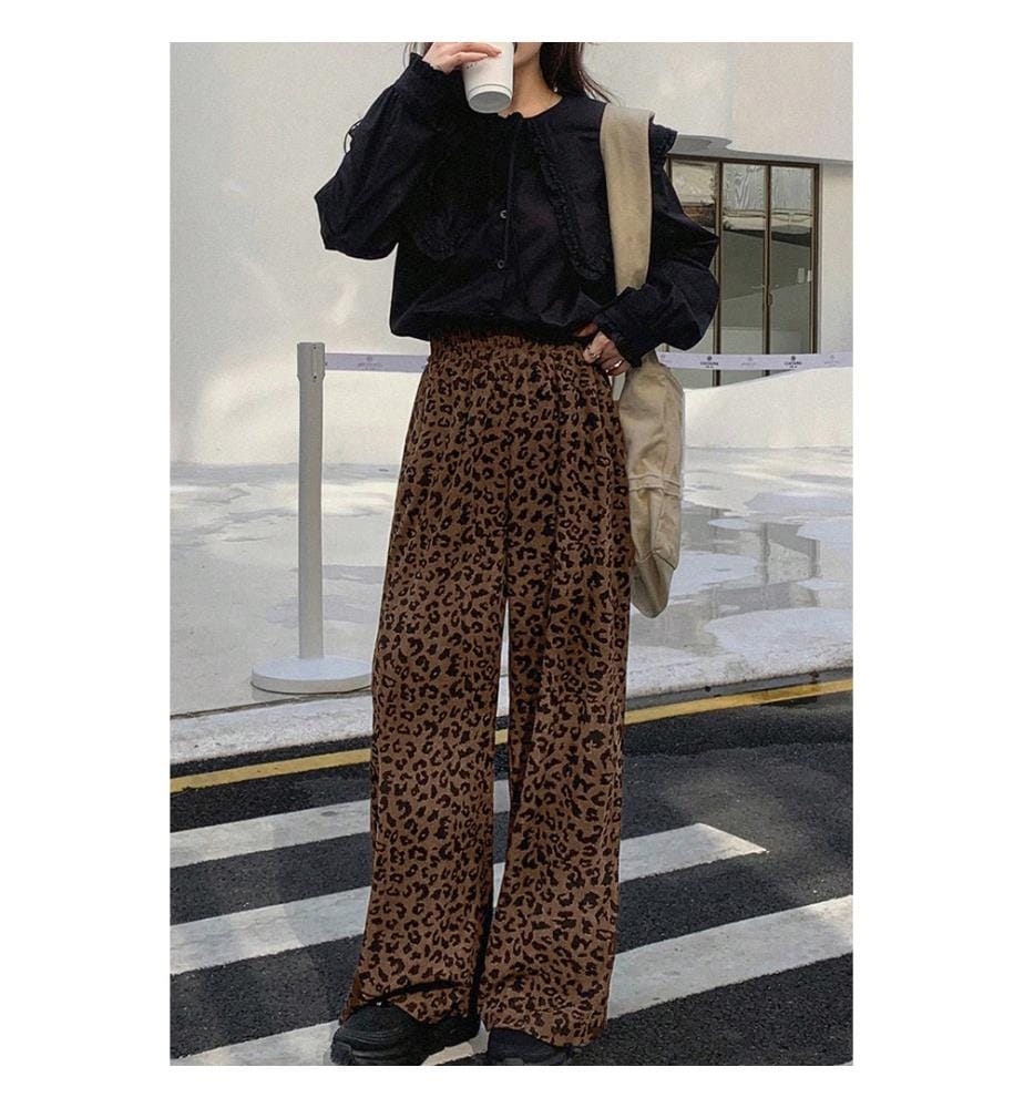 Ample Corduroy Pants - Brown