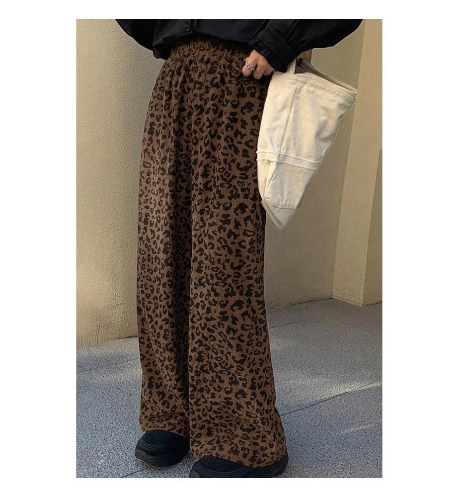 Ample Corduroy Pants - Brown