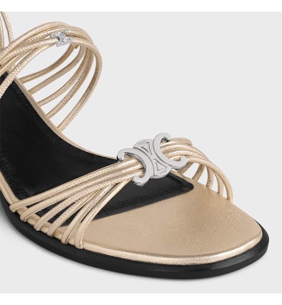 Clémence-Sandalen mit Absatz aus laminiertem Lammleder - Platin