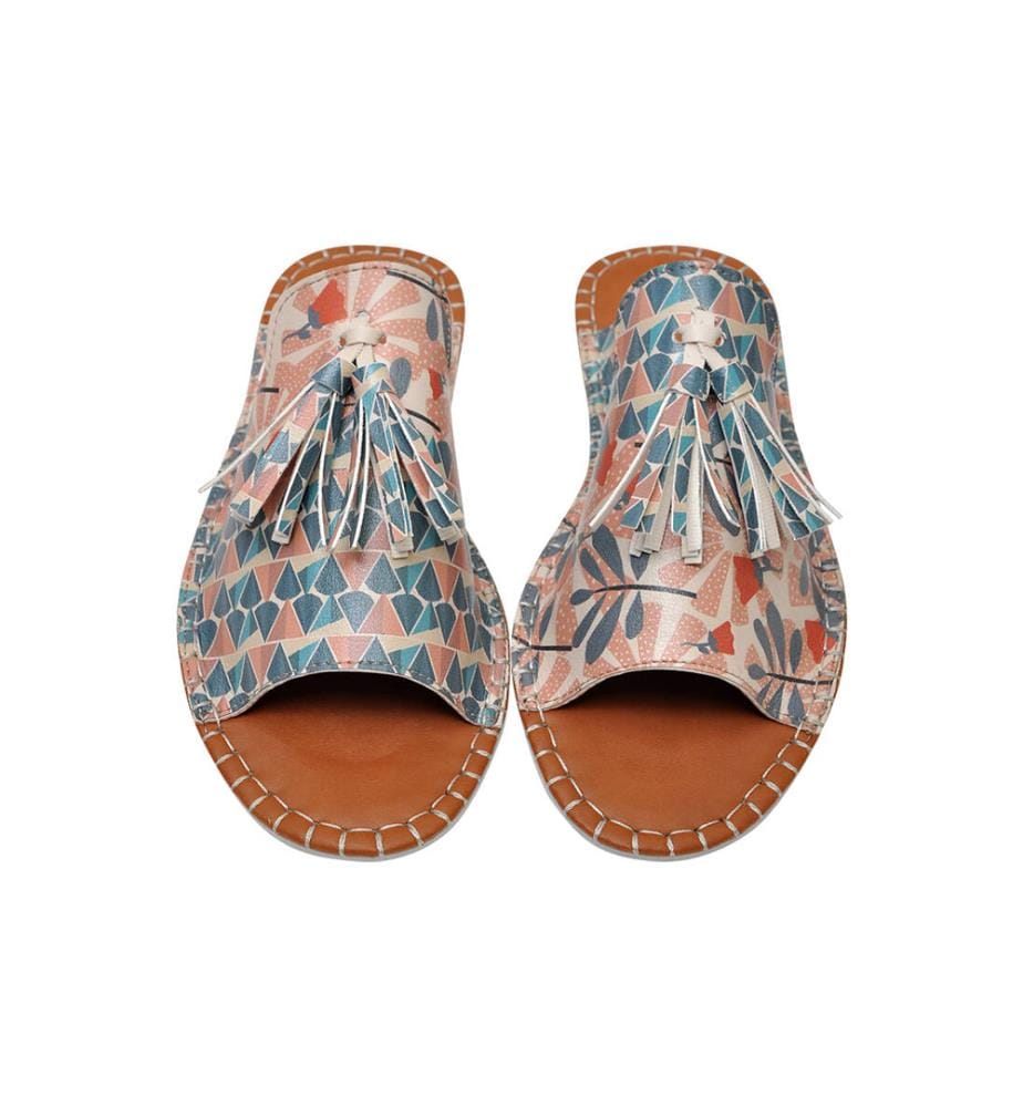 Mehrfarbige Pantoffeln aus Veganleder -Textur Design