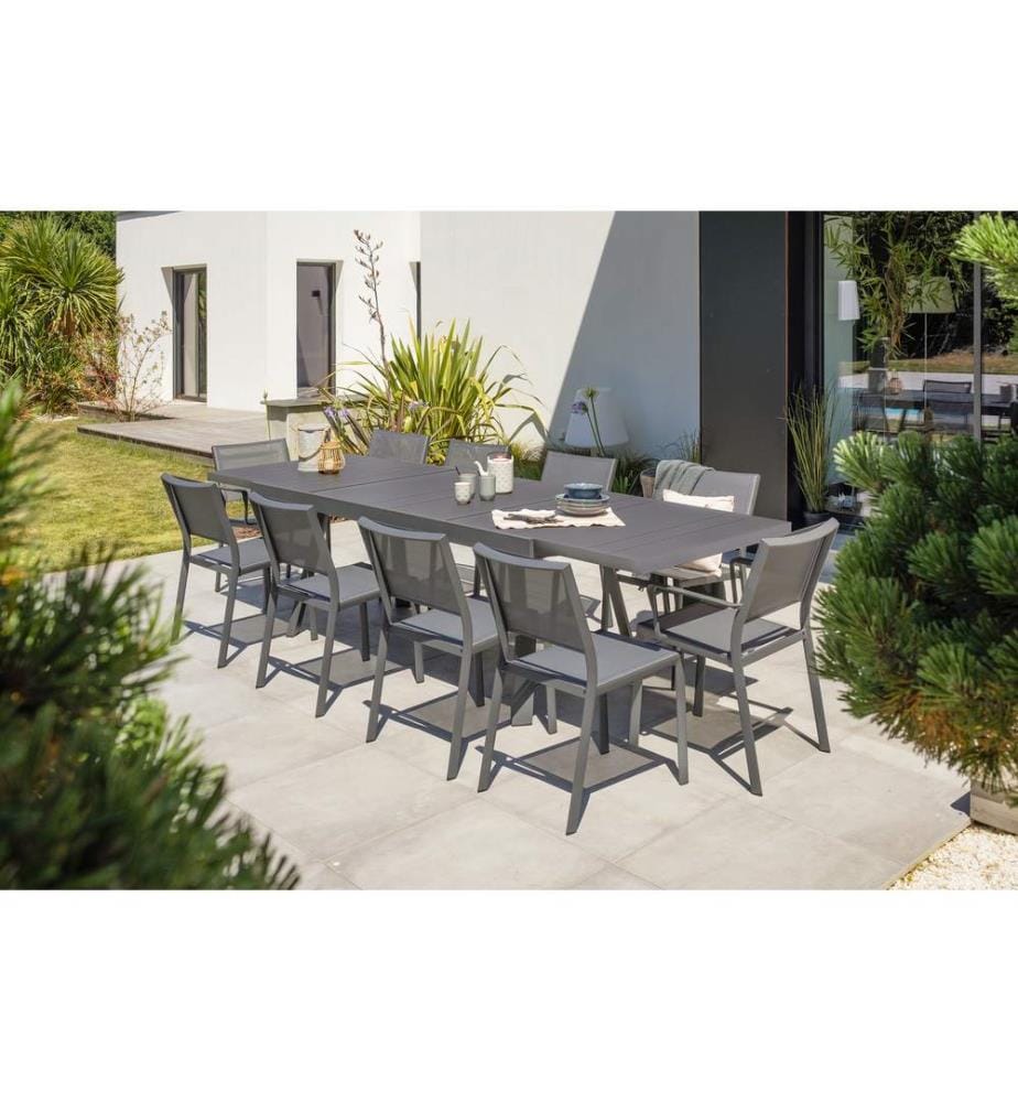 Ensemble table de jardin STOCKHOLM (200/300x96 cm) en aluminium avec rallonge intégrée, 8 chaises et 2 fauteuils STOCKHOLM empilables - GRIS ANTHRACITE