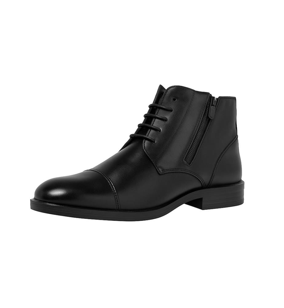 Schwarzer Lederstiefel
