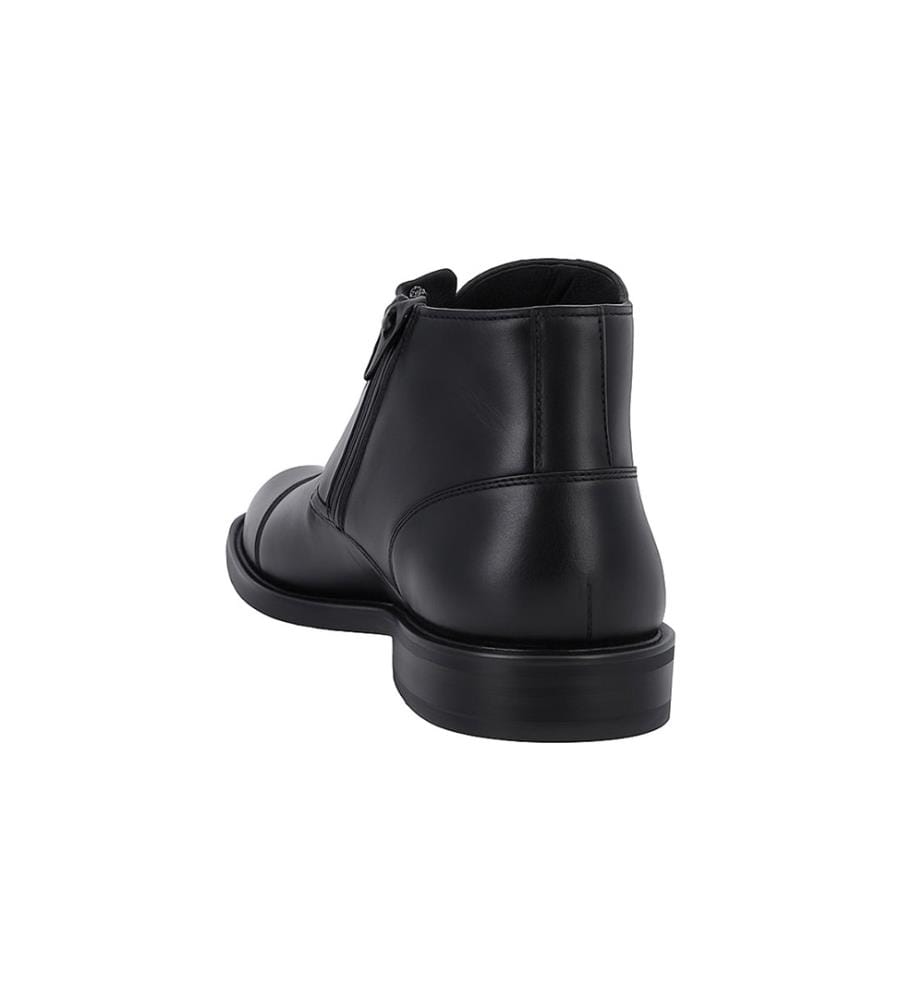 Schwarzer Lederstiefel