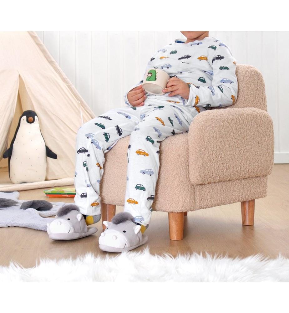 Poltrona a orecchioni per bambini, color cipria, 100% pelliccia sintetica, gambe in legno.