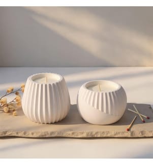 Set di 2 candele, bianche, 100% paraffina (5% oleose)