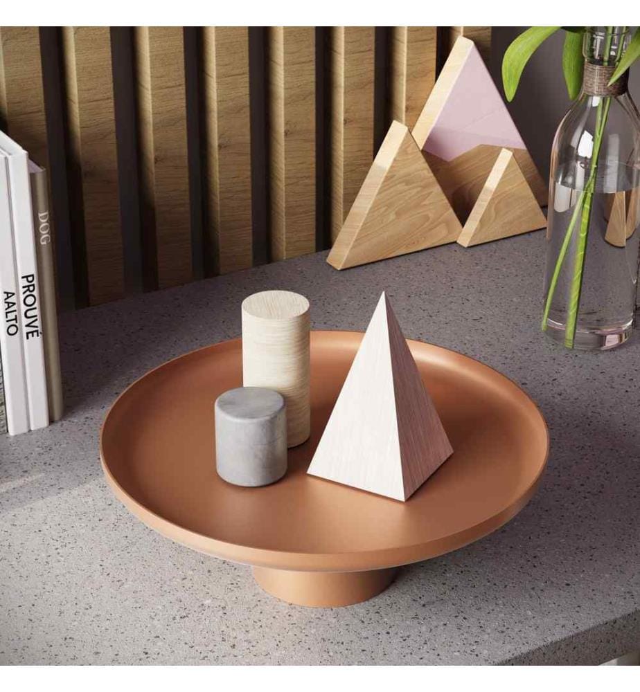 Dekoratives Accessoire aus Metall – kupferfarben