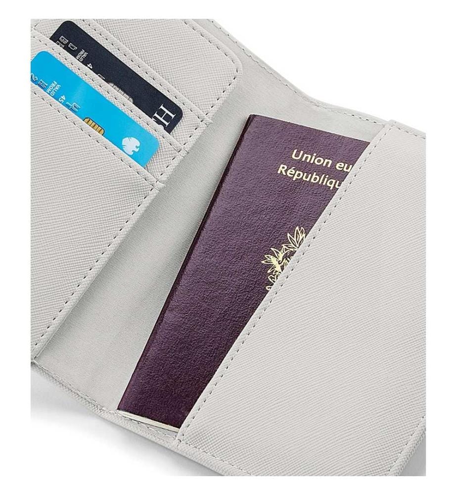 BagbasePorta Passaporto e Set di Etichette per Bagagli