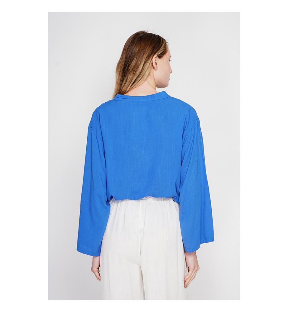 Locker geschnittene Bluse mit V-Ausschnitt im Polo-Stil mit kurzen Ärmeln - Azur