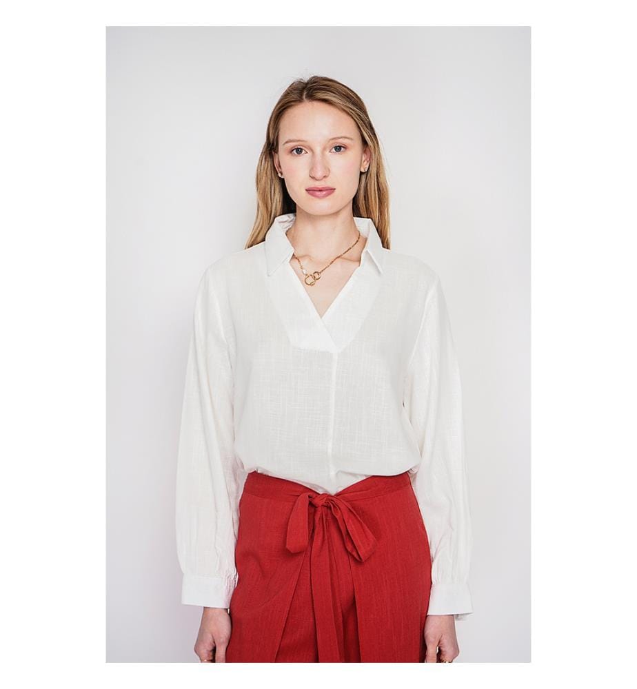 Bluse mit ausgestelltem Hemdkragen und langen Ärmeln - Weiss