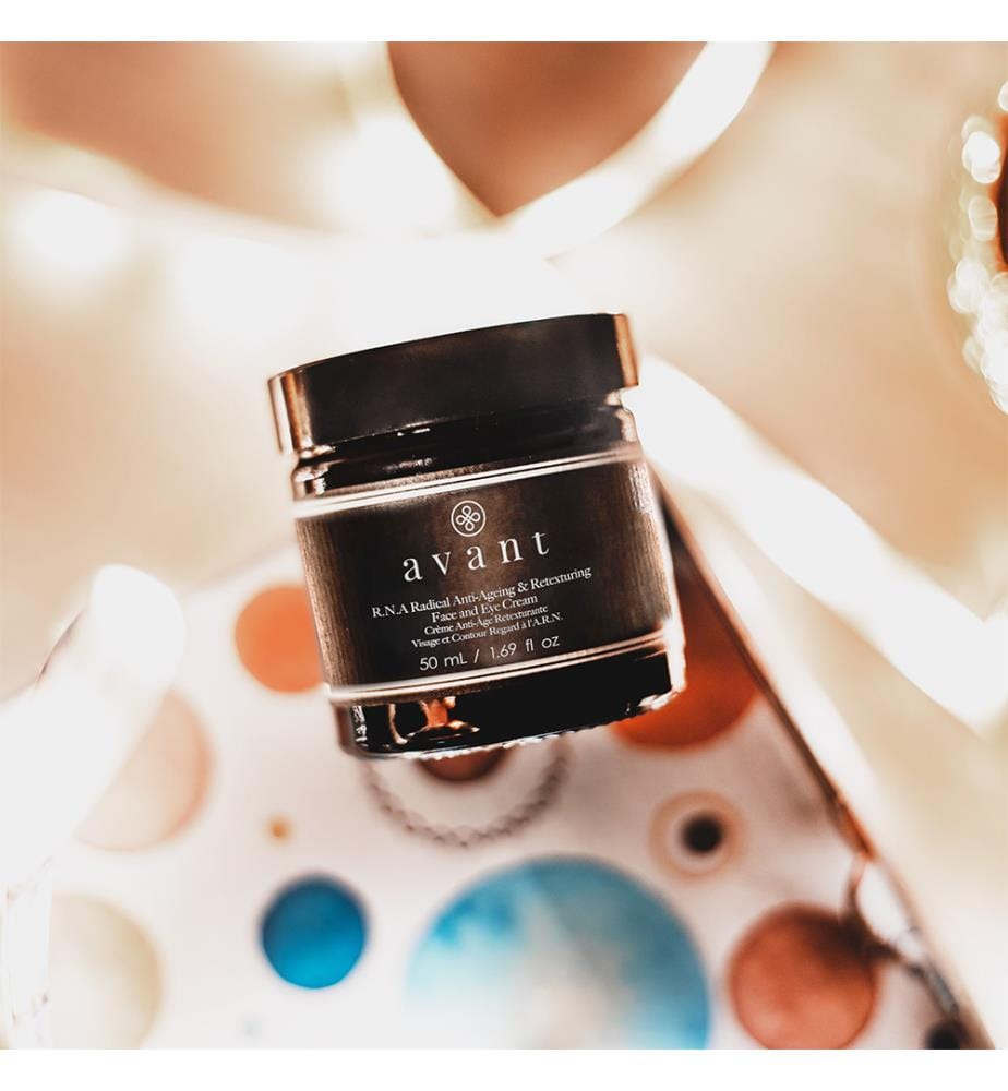Avant Skincare Duo Radical Firming + Signature Bag Set