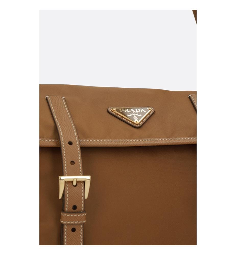 Sacoche moyenne en Re-Nylon – Caramel