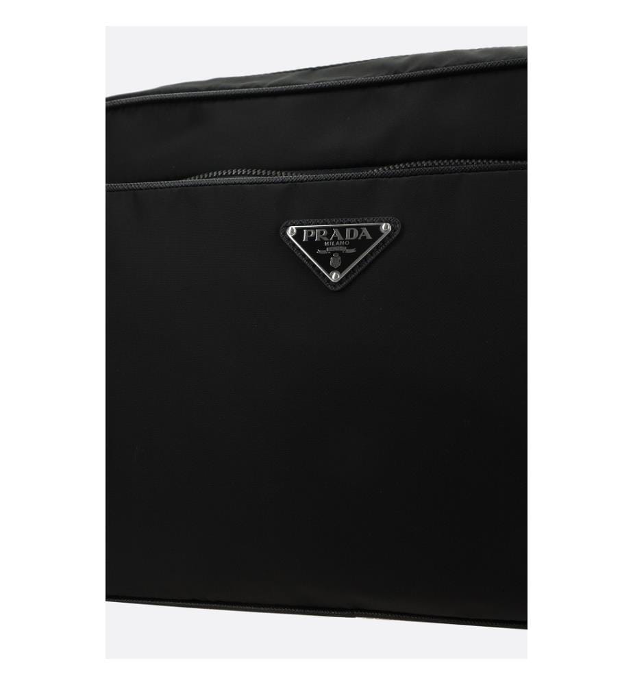 Borsa a tracolla in Re-Nylon e pelle Saffiano - Nera