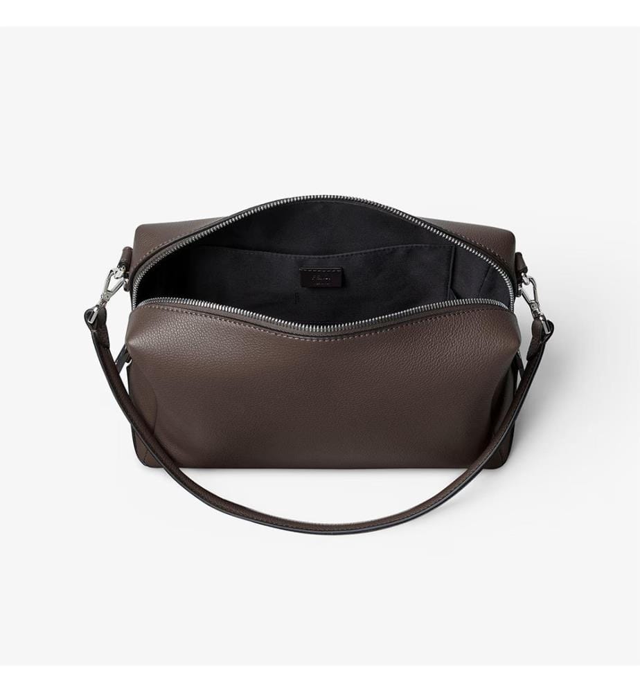 Tasche aus Kalbsleder – Schokoladenbraun und Palladium