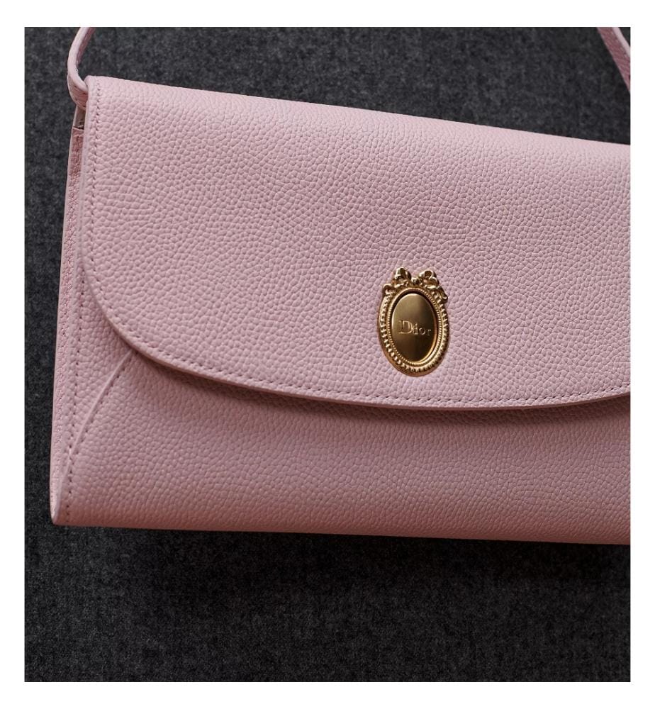 Medallion-Clutch aus Kalbsleder – Mehrfarbig-rosa