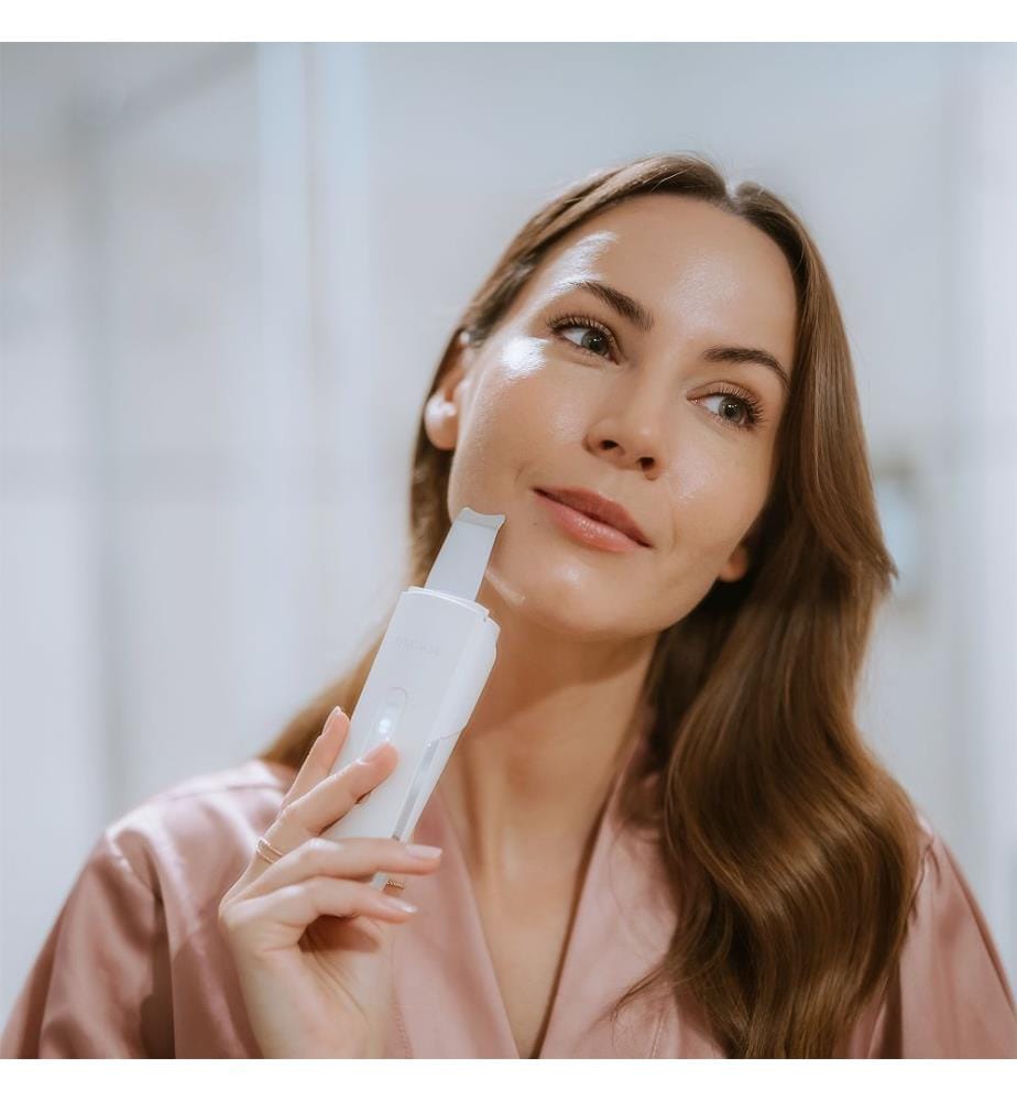 Scrub Aqua Glow Pro Ultraschall-Gesichtsreinigungsgerät - Weiss