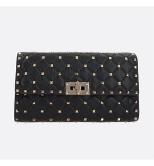 Rockstud Spike-Clutch mit Kette aus gestepptem Nappaleder – Schwarz