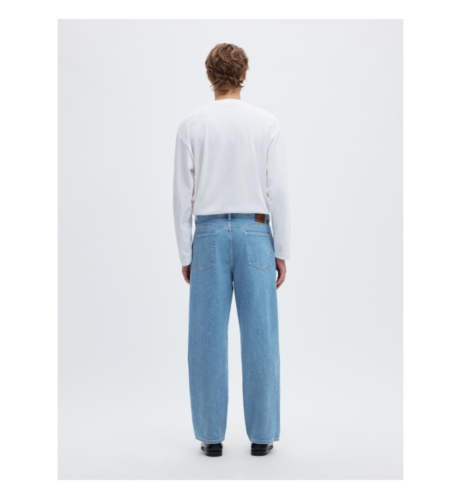 Weit geschnittene Jeans – Hellblau