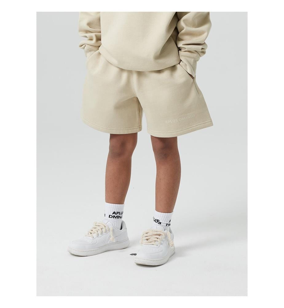Fleece-Shorts mit Kordelzug und gestapeltem Logo – Sand