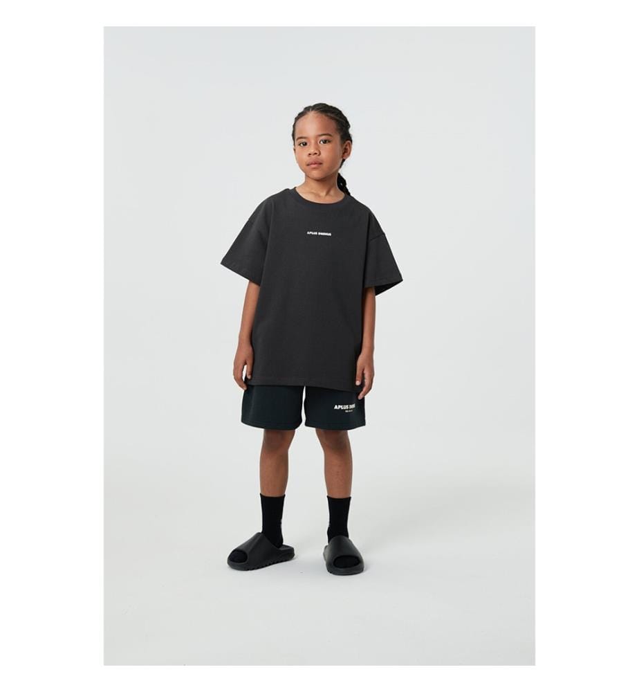 T-Shirt mit kleinem Logo und geradem Schnitt – Schwarz